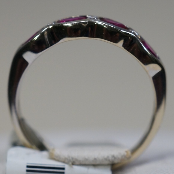 18KW Gold Genuine Ruby & Diamond Ring - Picture 3 of 5